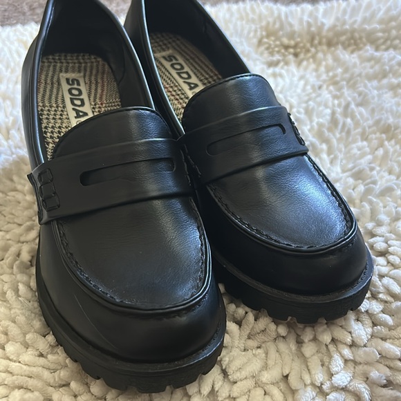 Soda Oxford Style Chunky Sole Black Shoes - Picture 1 of 5